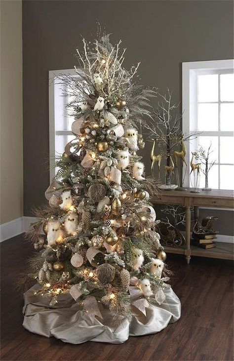 Champaign Christmas Tree Decor, Sage And Brown Christmas Tree, Christmas Tree Ideas Neutral, Natural Rustic Christmas Tree, Angel Themed Christmas Trees, Christmas Themed Trees, Christmas Tree Toppers 2023, Rustic Neutral Christmas Decor, Neutral Christmas Tree Decor Ideas