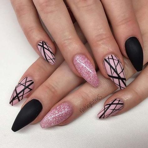 Black Nails With Glitter, Matte Black Nails, Black Nail Art, Black Nail Designs, Super Nails, Uñas Acrilicas, Dream Nails, Gorgeous Nails, Woman Fashion