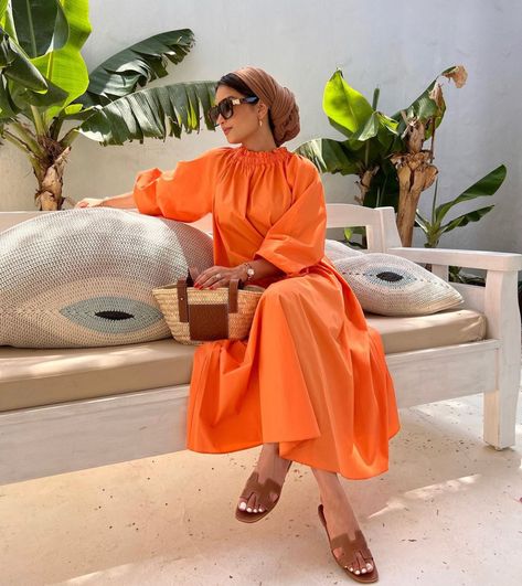 Modest Beach Wear, Orange Dress Outfits, Hijab Fashion Summer, Stile Hijab, Classy Summer Outfits, Mode Hijabi, Modest Summer Dresses, Mode Instagram, Modest Summer