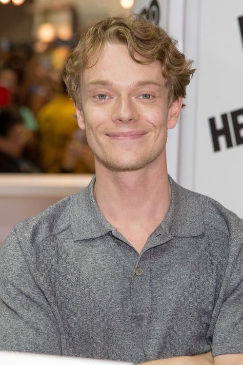 Alfie Allen, Fan Signs, July 10, San Diego California, Perfect Man, A Fan, Celebrity Crush, Game Of Thrones, San Diego