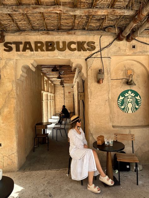 Dubai Starbucks #dubai #dubaifashion #dubaitravel Dubai Birthday Outfit, Dubai Day Outfits, Outfit In Dubai, Dubai Essentials, Dubai Travel Aesthetic, Dubai Mosque Outfit, Dubai Photoshoot Ideas, Dubai Aesthetic Outfits, Dubai Holiday Outfits