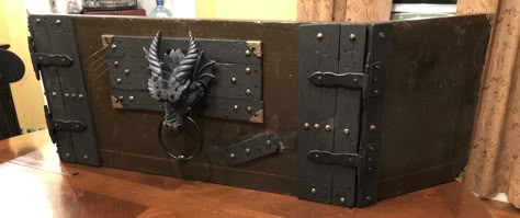 Dungeons & Dragons Custom Dungeon Masters Screen Dungeons And Dragons Dm Screen, Dnd Dungeon Master Screen, Dnd Screen Diy, Custom Dm Screen, D&d Game Room Ideas, Dm Screen Diy, Diy Dm Screen, Diy Dungeons And Dragons, Dnd Setup