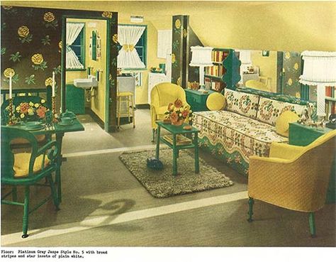 vintage-yellow-and-green-living-room 1940s Living Room, Living Room Decor Green, 1940s Home Decor, 1940s Interior, Room Decor Green, 1940s Decor, Sala Vintage, Retro Rooms, Green Living Room Decor