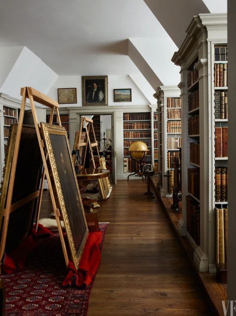 The Old Library on top floor | One of 7 libraries at Longleat House which together contain 44,000 books, one of largest private collections in Europe | Photo credit: Simon Upton for VANITY FAIR, May 2018 Longleat House, Basement Stairs Remodel, British Aristocracy, Basement Stairs Ideas, English Library, Old Libraries, Old Library, Stair Remodel, Basement Stairs