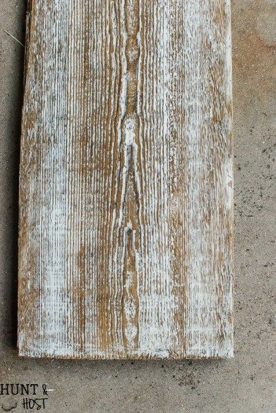 How to age wood with plaster | Hunt and Host | 10 ways to make wood look old and weathered Diy Barnwood, Distress Wood, Age Wood, Pewter Casting, Primitive Bathrooms, Barn Wood Crafts, Barn Wood Projects, Aged Wood, Astuces Diy