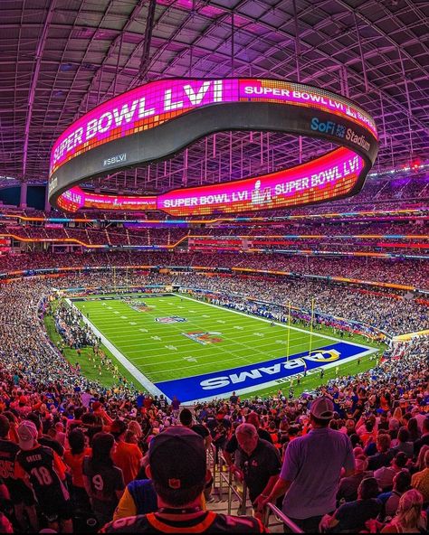 Nfl Stadium, Fashion Show Videos, Stadium Wallpaper, Carolina Panthers Football, Sofi Stadium, Nfl Stadiums, Panthers Football, Sports Stadium, Football Stadium