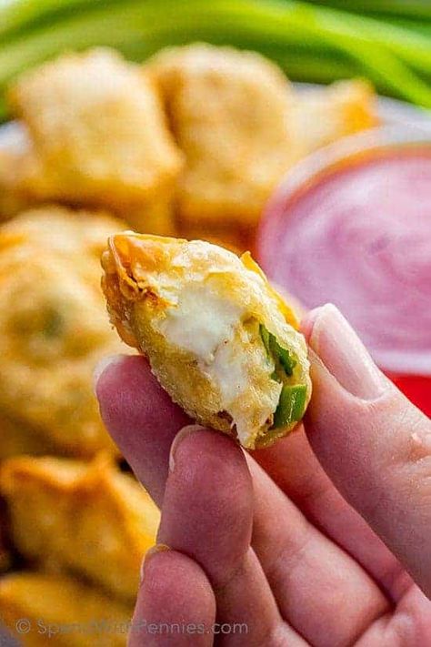 This Crab Rangoon recipe contains a simple mixture of crab, cream cheese and seasonings wrapped in a wonton wrapper and fried crispy (or baked in the oven)! Easy Crab Meat Recipes, Crab Rangoon Recipe, Rangoon Recipe, Crab Meat Recipes, Crab Rangoon, Crab Recipes, Wontons, Party Food Appetizers, Seafood Dishes