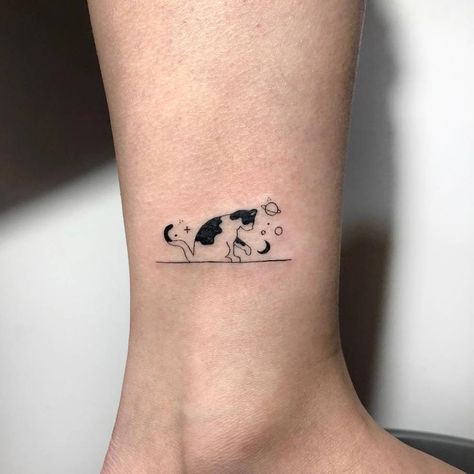 Simple Black And White Tattoo Ideas, Small Black And White Cat Tattoo, Cats Minimalist Tattoo, Ankle Cat Tattoo, Cat Constellation Tattoo, Custom Cat Tattoo, Simplistic Cat Tattoo, Cat And Mouse Tattoo, Cat Tattoo Ankle