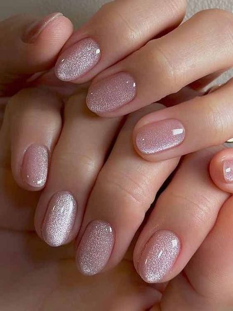 Velvet Nails, Milky Nails, Nagellack Trends, Nude Nail Designs, Sweater Patterns, Almond Nail, Cat Eye Nails, Short Nail Designs, Holographic Nails