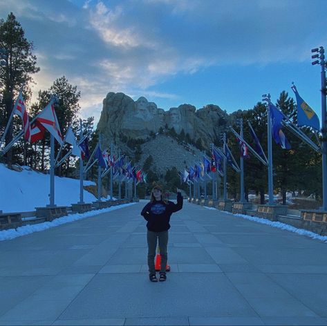 #aesthetic #wallpaper #photography #pinterest #roadtrip #inspo #roadtripaesthetic #southdakota #mountrushmore Wallpaper Photography, South Dakota, Aesthetic Wallpaper, Mount Rushmore, Photography, Travel, Quick Saves