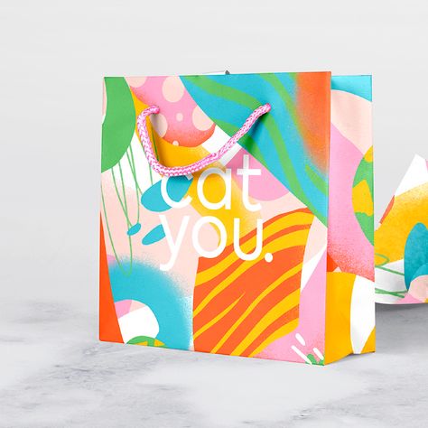 Embalagem on Packaging of the World - Creative Package Design Gallery Paper Bag Design Ideas Creative, Abstract Packaging Design, Maximalist Packaging, Abstract Packaging, Store Packaging, Happy Store, Shopping Bag Design, Paper Bag Design, Brazilian Coffee