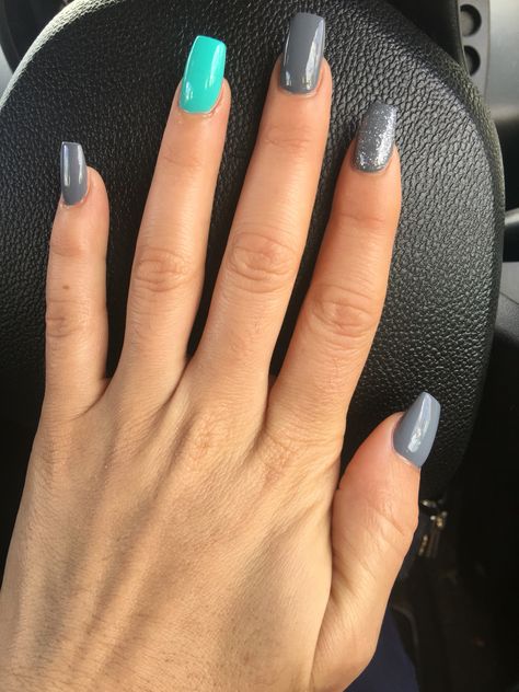 Chic nails turquoise & grey Teal And Grey Nails Design, Teal And Gray Nail Designs, Gray And Turquoise Nails, Teal And Gray Nails, Blue And Grey Nail Ideas, Turquoise And Grey Nails, Grey And Teal Nails, Grey Nail Ideas Acrylic, Chris Nails