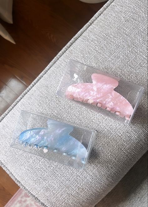 Hair accessories beauty claw clip Emi jay trending pastel pink hair pink sparkle Clip Packaging, Pretty Sunglasses, Emi Jay, Diy Hair Accessories Ribbon, Beauty Marketing, Hair Accessories Clips, Pink Sugar, Packaging Ideas, Claw Clips