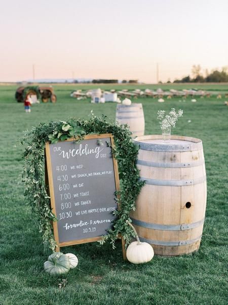 Horse Lovers Will Fall Head Over Hooves for This Upscale Rustic Ranch Wedding Fall Wedding Signs, Rustic Ranch Wedding, Fall Wedding Trends, Hay Field, Backyard Wedding Ceremony, Horse Wedding, Field Wedding, Rustic Fall Wedding, Future Wedding Plans