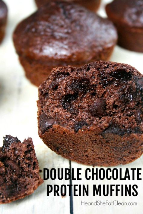 Double Chocolate Protein Muffins #eatclean #cleaneating #breakfast #muffins #healthy #protein #heandsheeatclean Macros Snacks, Breakfast Muffins Healthy, Kodiak Cakes Recipe, Chocolate Protein Muffins, Protein Breakfasts, Protein Muffin Recipes, Muffins Healthy, Keto Treats, Double Chocolate Muffins