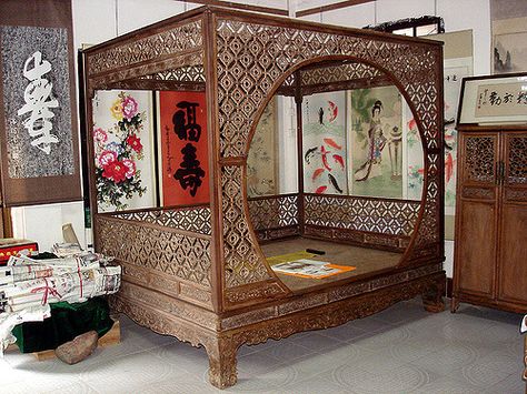 Ming Dynasty Bed | 2016/4/21 下午 03:30 Chinese Style Bedroom, Chinese Bed, Chinese Bedroom, Old World Furniture, Rosewood Furniture, Chinese Interior, Unusual Furniture, Asian Furniture, Mahogany Furniture