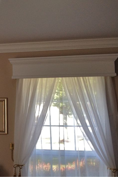 Wooden Curtain Pelmet Ideas, Wooden Pelmet Ideas, Window Pelmet Ideas Modern, Wooden Pelmet, Window Cornice Diy, Pelmet Designs, Wooden Valance, Curtain Pelmet, Window Cornice