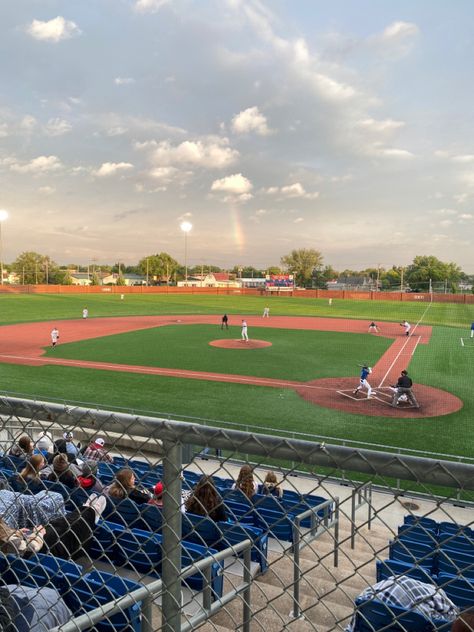 baseball High School Baseball Field, Baseball Sports Photography, College Baseball Aesthetic, Baseball Aesthetic Boy, Baseball Astethic, Baseball Field Aesthetic, Baseball Player Aesthetic, Baseball Game Aesthetic, Highschool Baseball