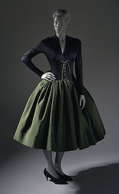 Cocktail dress, Norman Norell, c. 1958. 1950's Dresses, Norman Norell, Fashion 1950, 1950 Fashion, Vintage Fashion 1950s, 20th Century Fashion, Fashion 1950s, Vintage Couture, Womens Cocktail Dresses