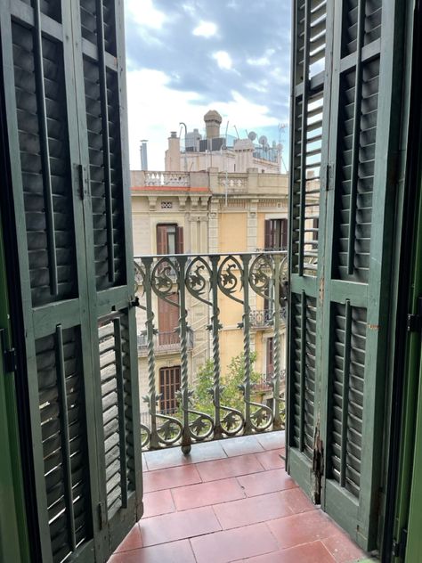 #barcelona #balcony #cute #aesthetic #aesthetictumblr Barcelona Balcony Aesthetic, Barcelona Apartment Balconies, Apartment In Barcelona, Barcelona Apartment Aesthetic, Barcelona Balcony, Barcelona Interior Design, Cute Balcony, Barcelona Flat, Apartment In Spain