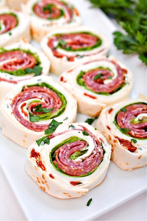 Low Calorie Pinwheel Recipes, Italian Pinwheels Recipes, Low Carb Pinwheels, Keto Pinwheels, Italian Pinwheel, Healthy Recipes Sweet, Italian Pinwheels, Wraps Pinwheels, Keto Sandwiches