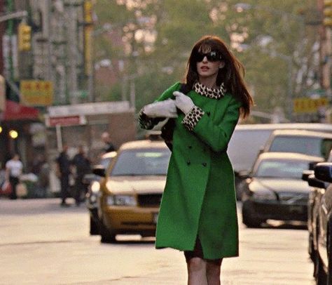 Devil Wears Prada Outfits, Nyc Autumn, Prada Aesthetic, Fashion Journalism, Peplum Blazer, Devil Wears Prada, Movie Fashion, Fashion Marketing, Blogger Girl