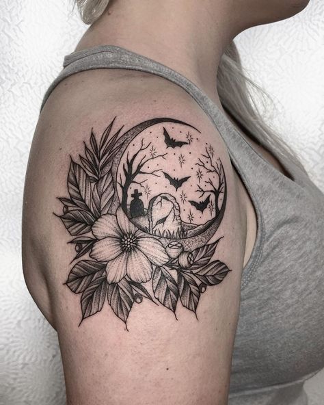 Jes🌿🌙 | Tattoo Artist on Instagram: “If you’re a spooky babe too, slowly creep a single claw in the air! 🦇✨☪️” Floral Tattoo Thigh, Spooky Flower Tattoo, Parlor Ideas, Cool Little Tattoos, Aaa Tattoo, Birthday Tattoos, Night Tattoo, Floral Tattoo Shoulder, Spooky Babe