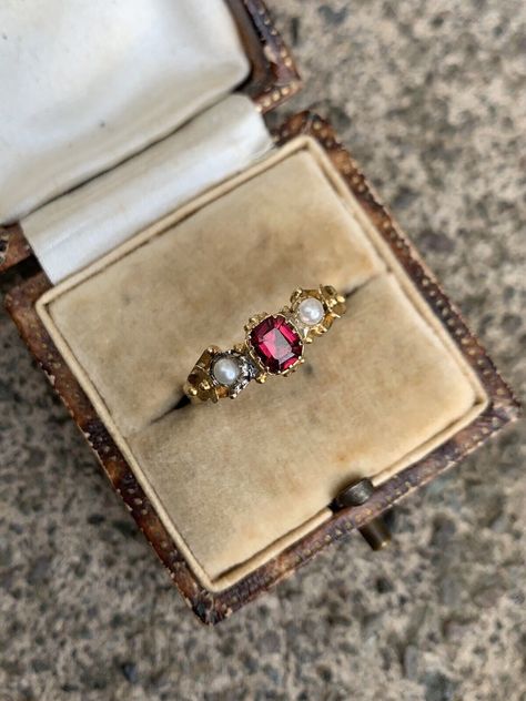 Victorian Yellow Gold Garnet and Pearl Sweet Flower Sides Ring Whimsical Wedding Ring, Antique Ruby Ring, Pearl Wedding Bands, Garnet And Pearl, Antique Emerald Ring, Antique Rings Victorian, Garnet Wedding Rings, Garnet Ring Vintage, Pearl Rings Vintage