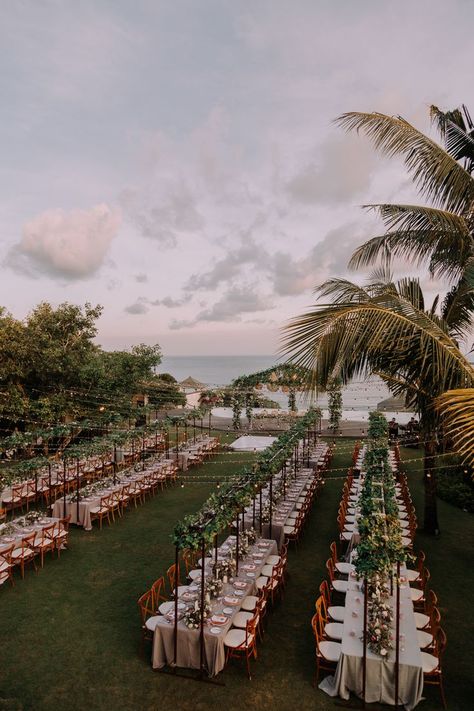 Bali Outdoor, Destination Wedding Cost, Cliff Wedding, Wedding Setup, Wedding Notebook, Bali Wedding, Hawaiian Wedding, Future Wedding Plans, Outdoor Wedding Decorations