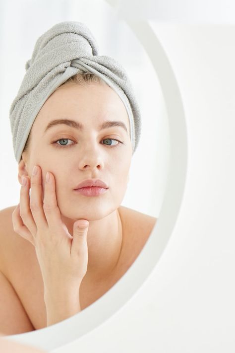 Dermatologist Explains Common Causes of Dry Skin Skin Care Goals, Botox Face, Skin Facts, Skin Therapist, Morning Skin Care Routine, Professional Skin Care Products, Dry Skin Care, Skin Routine, A Fresh Start