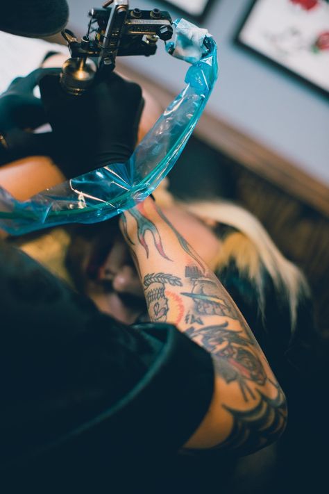 The best tattoo studios in Bali to get inked at Tattoo Allergy, Tattoo Process, Inner Arm Tattoo, Tattoo Photography, Healing Tattoo, Different Tattoos, Tattoo Needles, Tattoo Life, Best Tattoo Designs