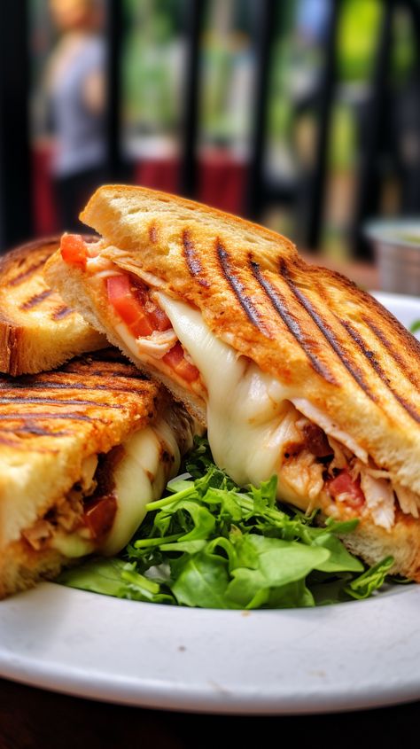 Homemade Panini Sandwiches, Grill Cheese Sandwiches, Grilled Sandwich Photography, Chicken And Cheese Sandwich, Sandwich Ideas Cold, Grill Chicken Sandwich, Sandwich Recipes Chicken, Cheesy Sandwiches, Sandwich With Chips