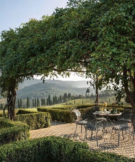 Rustic Italian, Italian Garden, Garden Landscape Design, 가을 패션, Umbria, Siena, Fresh Air, A Garden, Tuscany