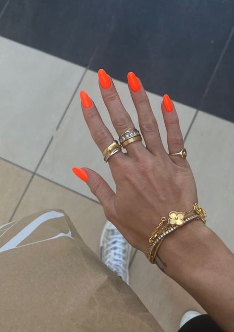 Bright Nails For Vacation, Cute Spring Break Nails Simple, Spring Break Nails 2024 Trends, Punta Cana Nails, Orange Vacation Nails, Colorful Vacation Nails, Vacation Nails Bright, Nails For Summer Vacation, Mexico Nails Vacations