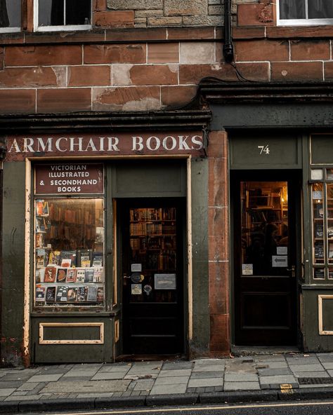 We’re back in Edinburgh with this series of photos and my favourite spots of the city 🤎 • Armchair books, one of the most beautiful… | Instagram Armchair Books Edinburgh, Autumn Aesthetic Brown, Scotland Photoshoot, Aesthetic Edinburgh, Edinburgh Scotland Aesthetic, Goal 2025, Warm Academia, Edinburgh Aesthetic, 2025 Rebrand