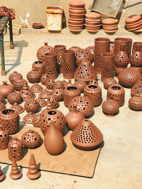 Terracotta Clay Art, Clay Lamp Ideas, Terracotta Clay Ideas, Clay Lamp Diy, Teracotta Ideas, Terracotta Lamps, Terracotta Products, Terracotta Ceramics, Terracota Clay