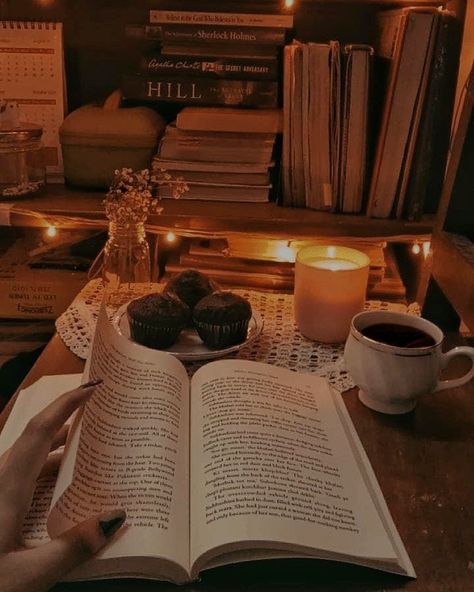 Book, candle, bookshelf, muffins, tea, fairy lights Pinterest Home Decor Ideas, Winter Reading, Pinterest Home, Home Decor Ideas, Decoration Ideas, Home Decoration, Communication, Decor Ideas, Instagram Profile