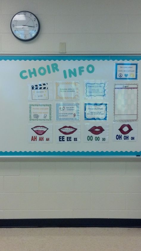 A whole elementary music classroom, all set up Music Room Posters, Music Room Bulletin Boards, Music Classroom Organization, Choir Classroom, Elementary Choir, Middle School Choir, Choir Room, Choir Teacher, High School Choir