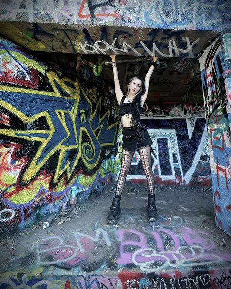 we are the powerhouse of this cell #mitochondria Punk Rock Photoshoot, Graffiti Wall Photoshoot, Graffiti Photoshoot Ideas, Olivia Photoshoot, Tumblr Aesthetic Grunge, Grunge Shoot, Industrial Photoshoot, Punk Poses, Alternative Photoshoot