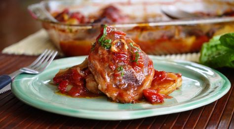 Lamb Chop and Potato Bake - a Julie Goodwin recipe - takes literally minutes to put together and looks after itself in the oven! Lamb Chop Casserole, Lamp Chop, Baked Lamb Chops, Lamb Casserole, Vegetable Casserole Recipes, Slow Cooker Lamb, Lamb Chop Recipes, Aussie Food, Lamb Chop