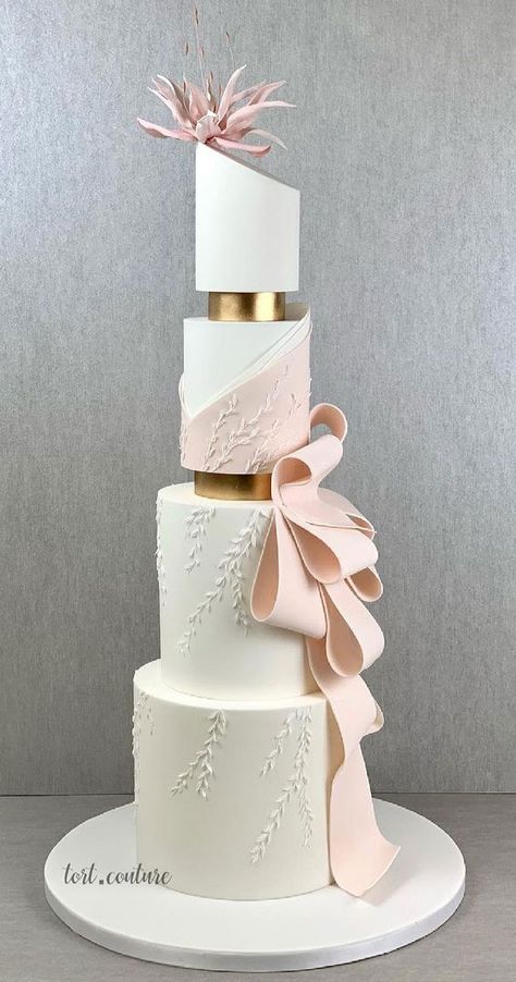 Artistic Wedding Cake, Sparkly Wedding Cakes, Pink Gold Cake, Wedding Cake Trends, Elegant Cake Design, Extravagant Wedding Cakes, Wedding Cake Images, Cake Design Inspiration, Big Wedding Cakes