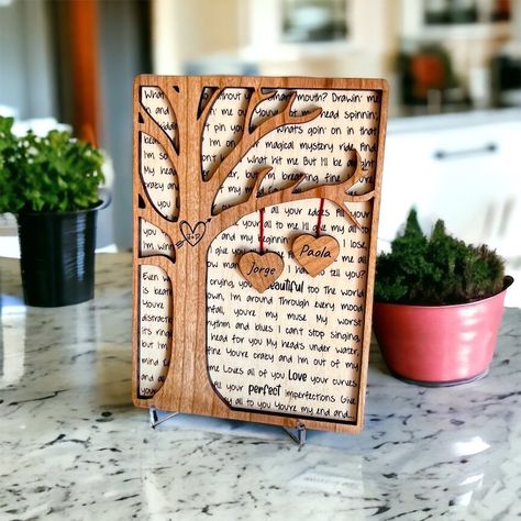 Personalized couples plaque - Laser engraved - - Anniversary - Valentine's day - Custom message - poem - song Unique Wedding Gift Ideas For Couple, Wooden Plaque Ideas, Cute Envelopes, Girlfriend Anniversary, Moms Crafts, Valentines Gifts For Boyfriend, Unique Wedding Gifts, Hanging Hearts, Personalized Couple