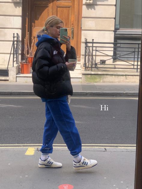 Blue Joggers Outfit, Joggers Outfit Women, Adidas Forum Low, Nyc Fits, Forum Low, Adidas Forum, Aesthetic Grunge Outfit, Joggers Outfit, Mens Outfit Inspiration