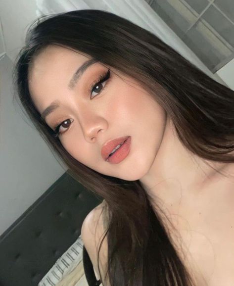 Aliana Dolina, West Girl, Makeup Ala Korea, Makeup Asia, Friend Wallpaper, Asian Makeup Looks, Grp Port, Soft Makeup Looks, Grp Ports