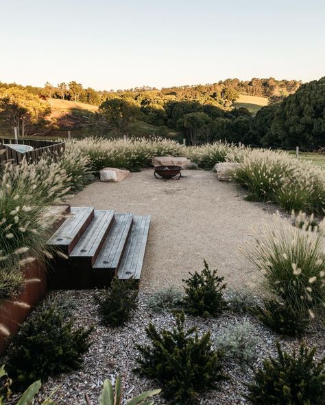 It’s that time of year when the weather cools and the fire pit takes centre stage. Our design and build for @theplot_binnaburra Australian Garden Design, Country Garden Design, Casa Hobbit, Australian Native Garden, Dry Garden, Australian Garden, Coastal Gardens, Have Inspiration, Native Garden