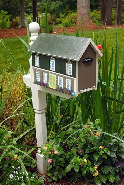 Mailbox Landscape, Mailbox Installation, Us Mailbox, Mail Box Ideas, Cool Mailboxes, Mailbox Garden, Mailbox Makeover, Wooden Mailbox, Mailbox Landscaping