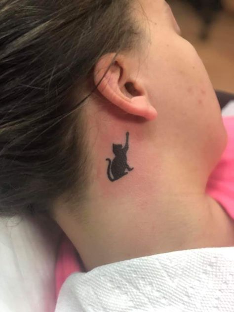 Small Cat Tattoo Behind Ear, Cat Behind Ear Tattoo, Behide Ear Tattoo, Cat Tattoo Behind Ear, Behind Ear Tattoos, Tattoo Behind Ear, Snake Drawing, Ear Tattoos, Beautiful Tattoos For Women