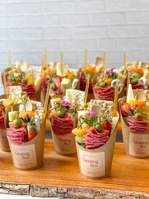 Charcuterie Cups | CUPS & BOXES Charcuterie Picnic, Charcuterie Appetizers, Charcuterie Cups, Plateau Charcuterie, Graze Box, Picnic Box, Catering Ideas Food, Party Food Buffet, Charcuterie Inspiration