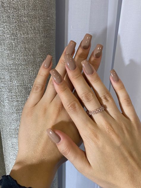 Classy Gel Extensions, Nude Square Nails Short, Light Brown Nails Acrylic, Coffee Nails Designs, Classy Nude Nail Designs, Cappuccino Nails, Elegant Nude Nails, Nail Extension Designs, Gel Extension Nails