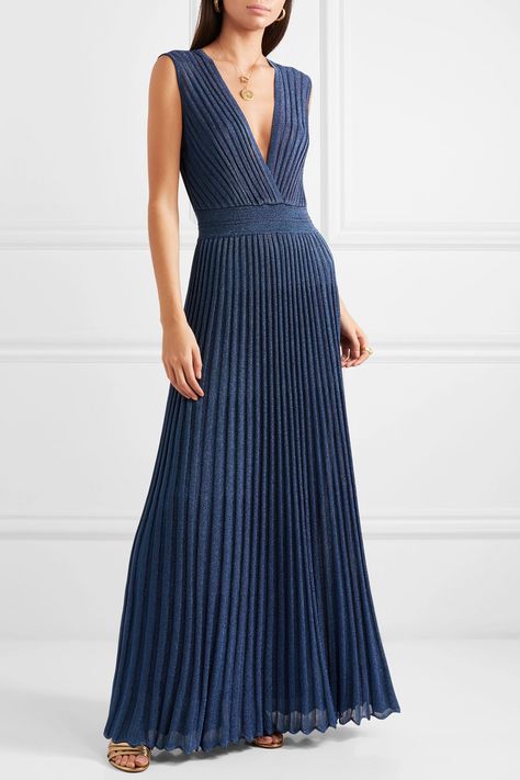 Pleated Fabric Outfits Indian, Pleated Fabric Gown, Pleated Fabric Outfits, Godmother Outfit, Knit Gown, Pleated Gown, Pleated Skirt Dress, Tabitha Simmons, فستان سهرة